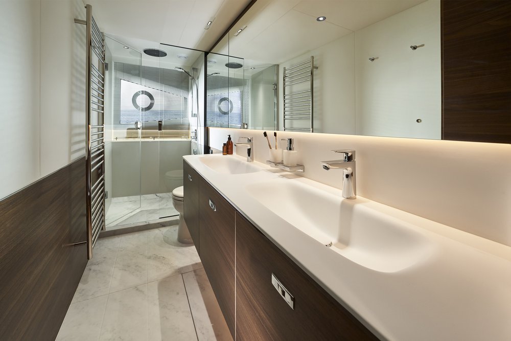 Princess_Yachts_S72_master_stateroom_bathroom.jpg