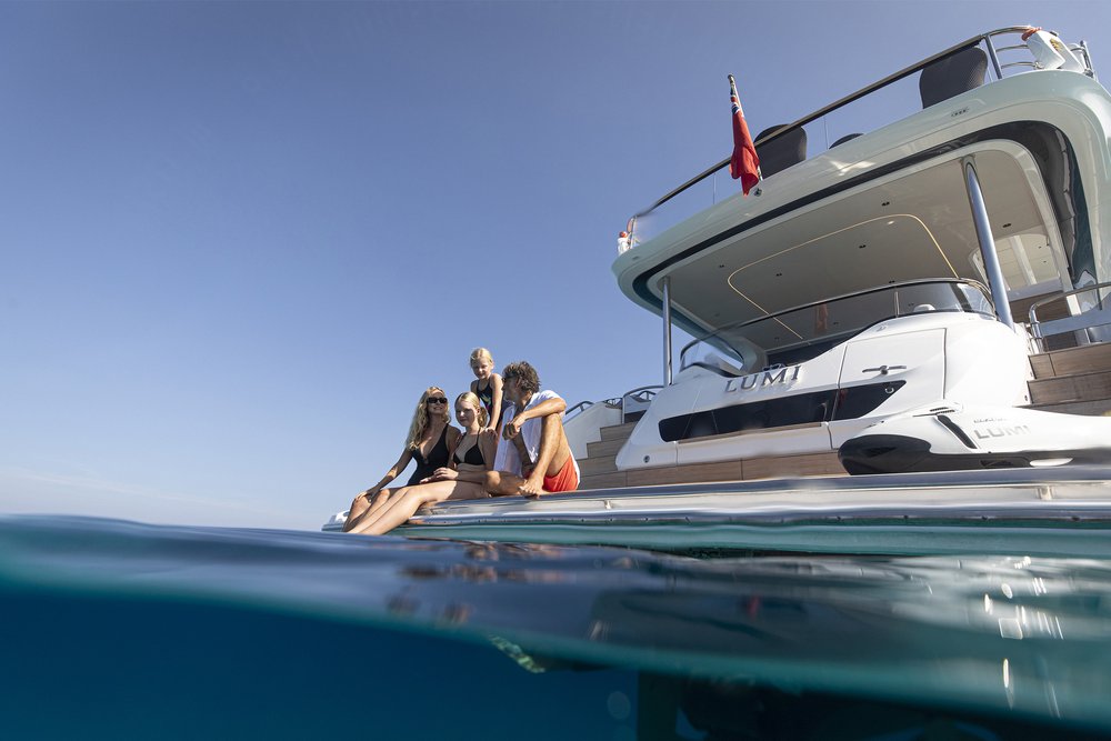 Princess_Yachts_Y80_Swim_Platform_Lifestyle_1.jpg