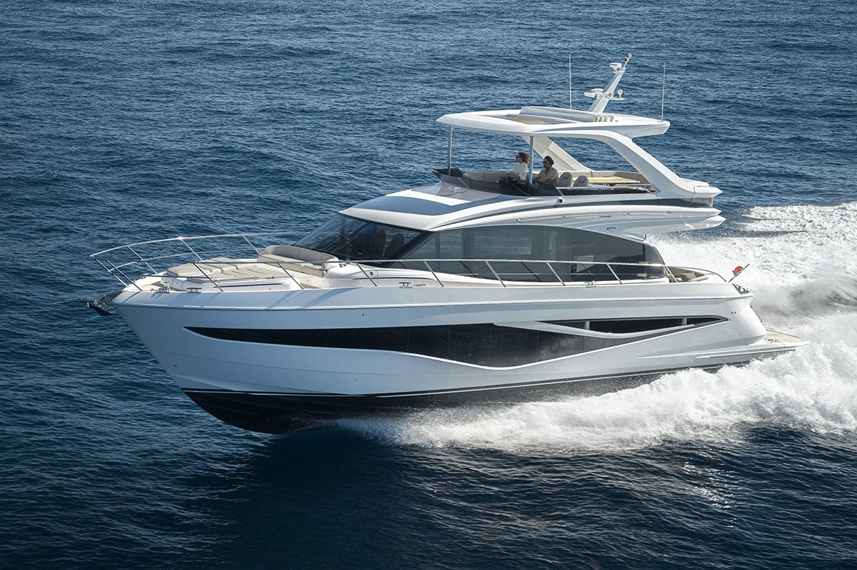 Princess F58 Awarded Best Flybridge Yacht Over 55ft