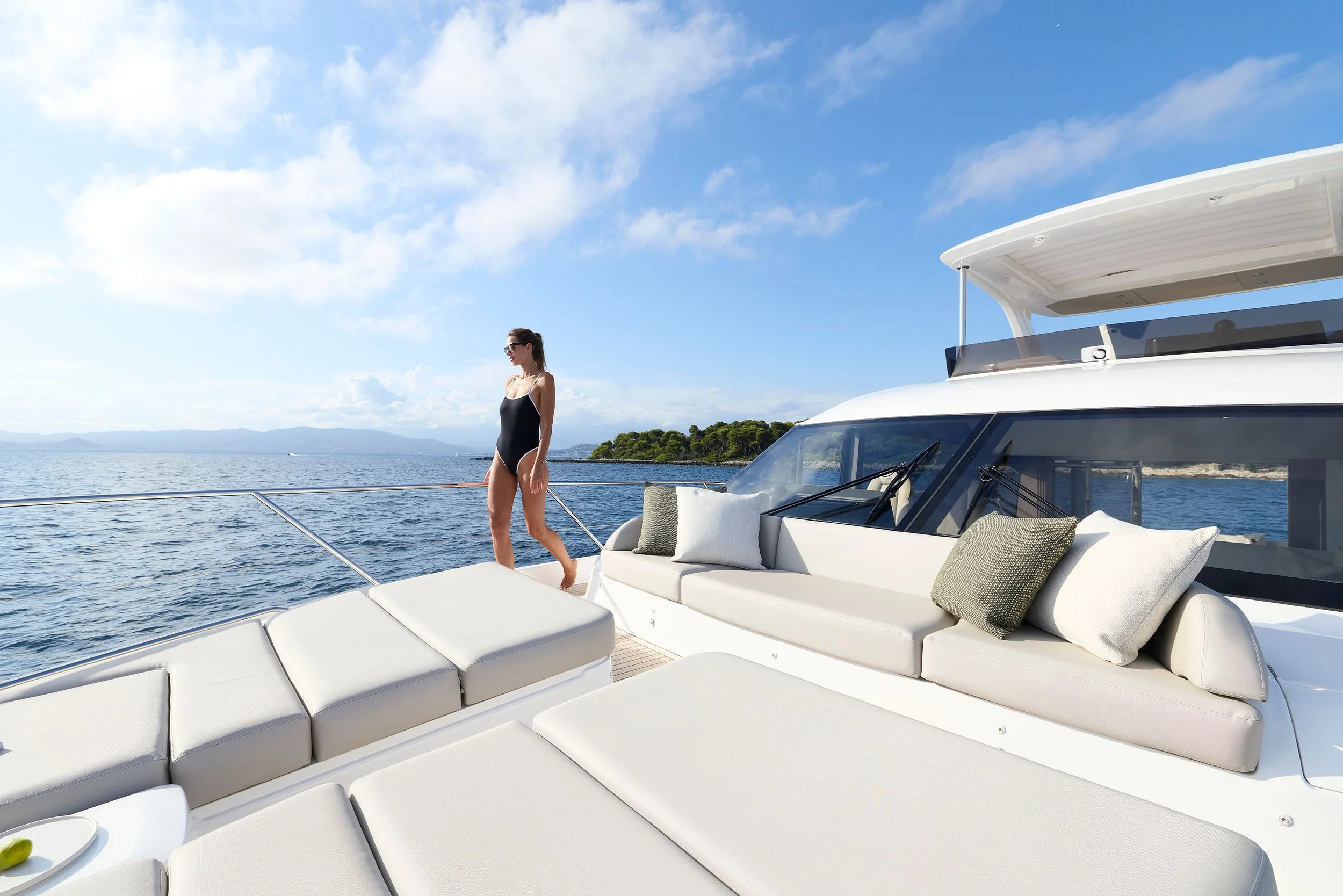 Princess_F58-exterior-lifestyle-foredeck-07.jpg