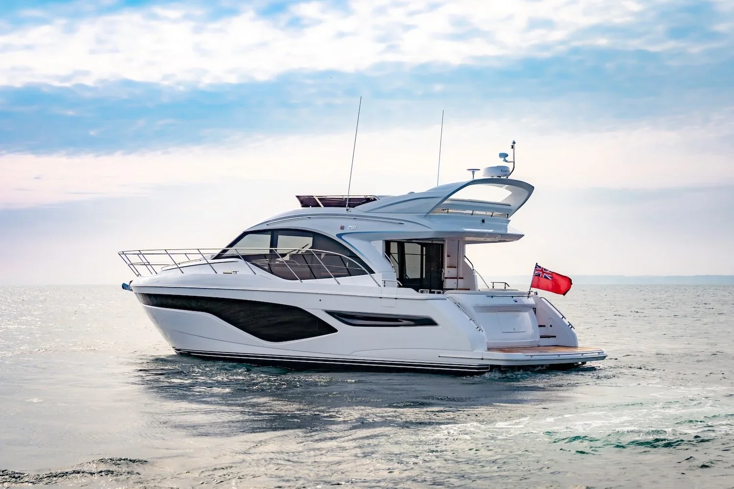 Princess_Yachts_F50-exterior-white-hull-12-2022.webp
