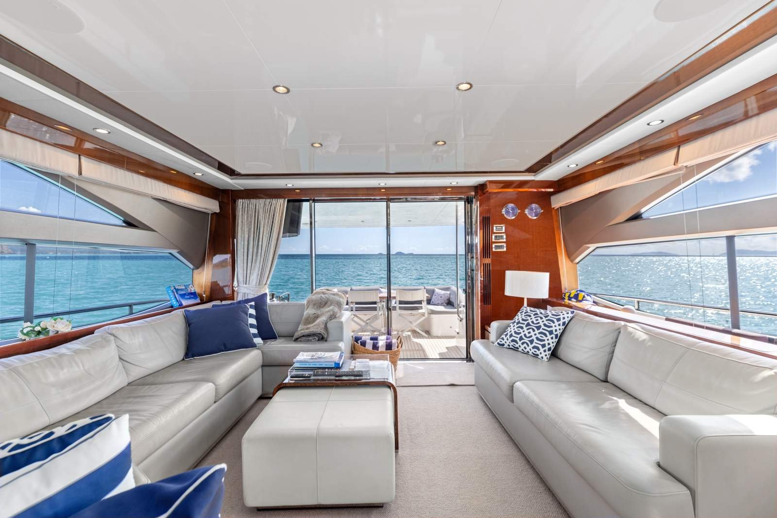 2014_Princess_P72_9.jpg