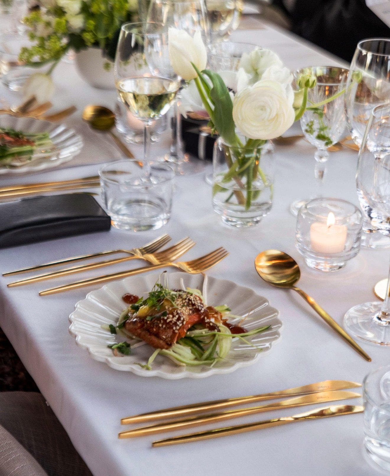 Trenger du et sted &aring; samle folk? ✨
Skap minner og gode opplevelser p&aring; T&aring;rnet Kulturarena. Vi hjelper deg &aring; legge til rette for at ditt arrangement skal bli en st&oslash;rst mulig suksess for b&aring;de deg og dine gjester. Sam