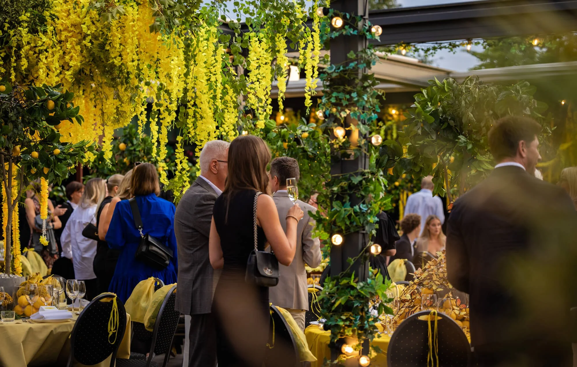 Mennesker på Tårnterrasen under sommerfest