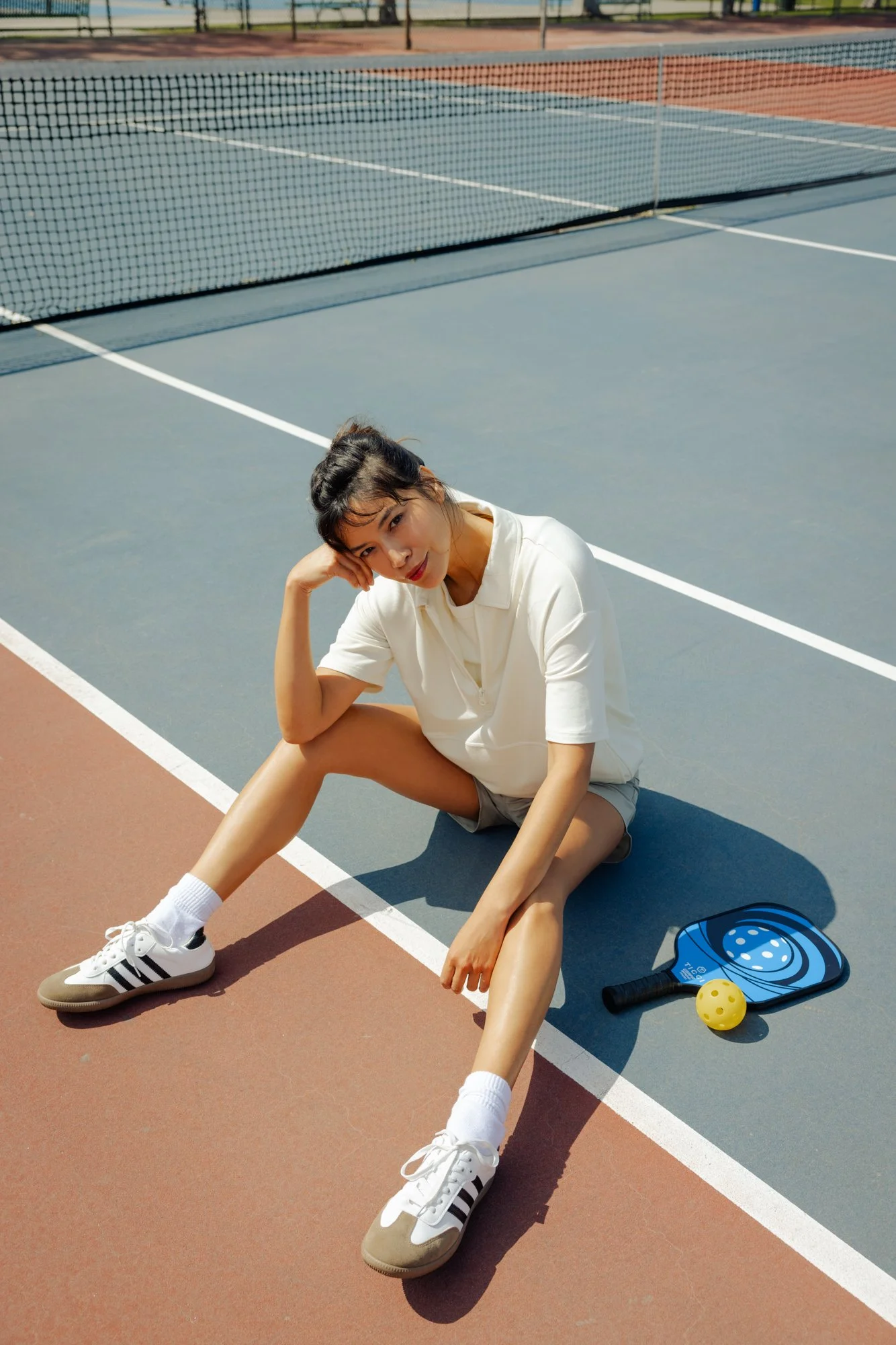 REC_SS24_AYLA TOP - VANILLA_T3594LZMTS_AYLIN SHORTS - ASH WOOD_B3469NETS_1.JPG