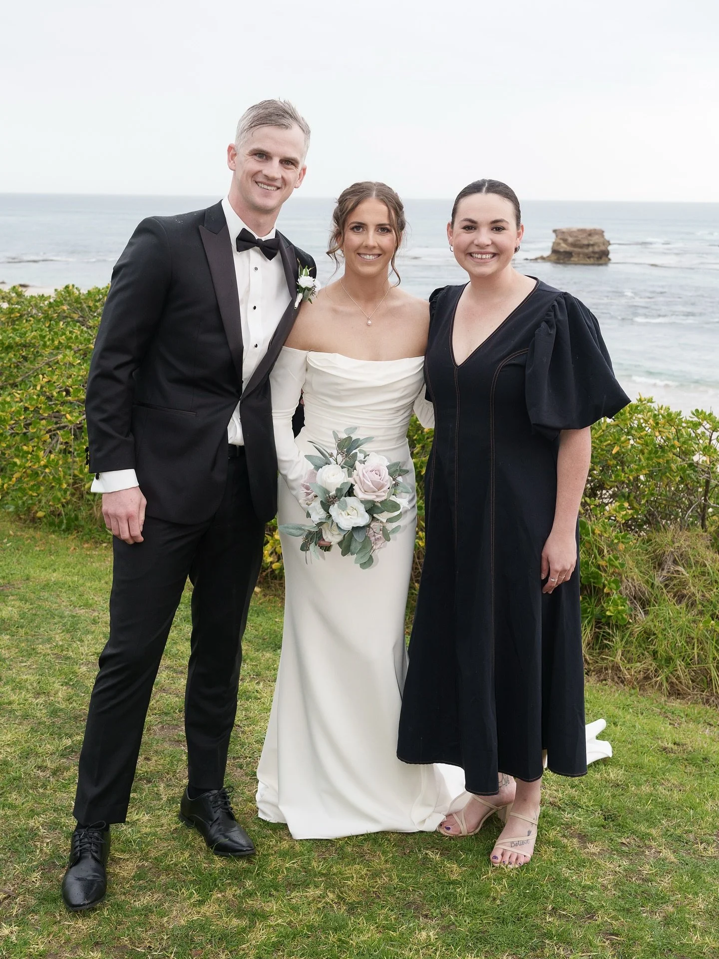 Steph and Nelson, a beautiful afternoon curated perfectly. Always a fun time and an absolute pleasure when I&rsquo;m marrying people I know! 

The weather held off for them to have a really personal and emotional ceremony on the cliffs of Sorrento. F