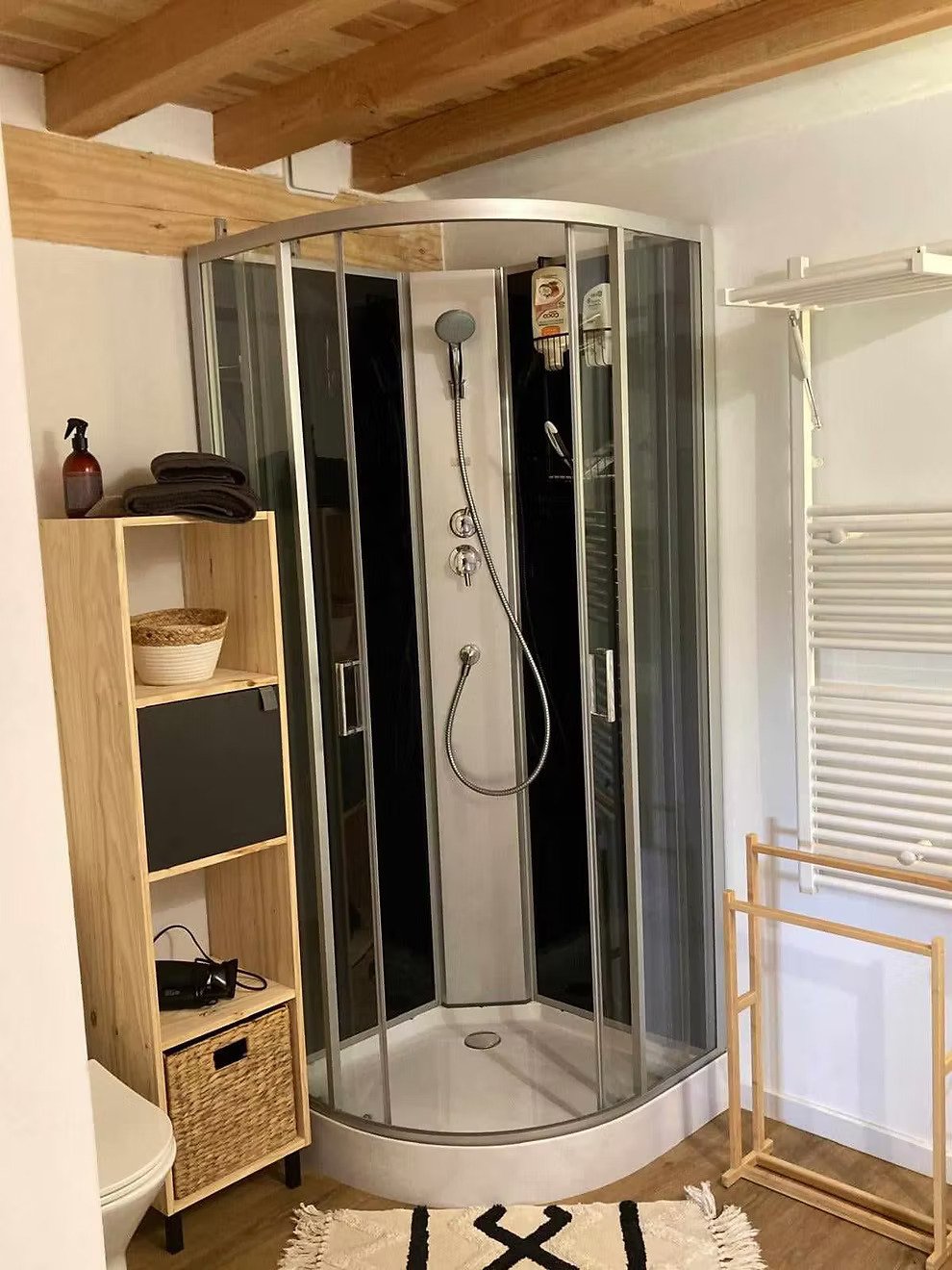 loft douche.jpg