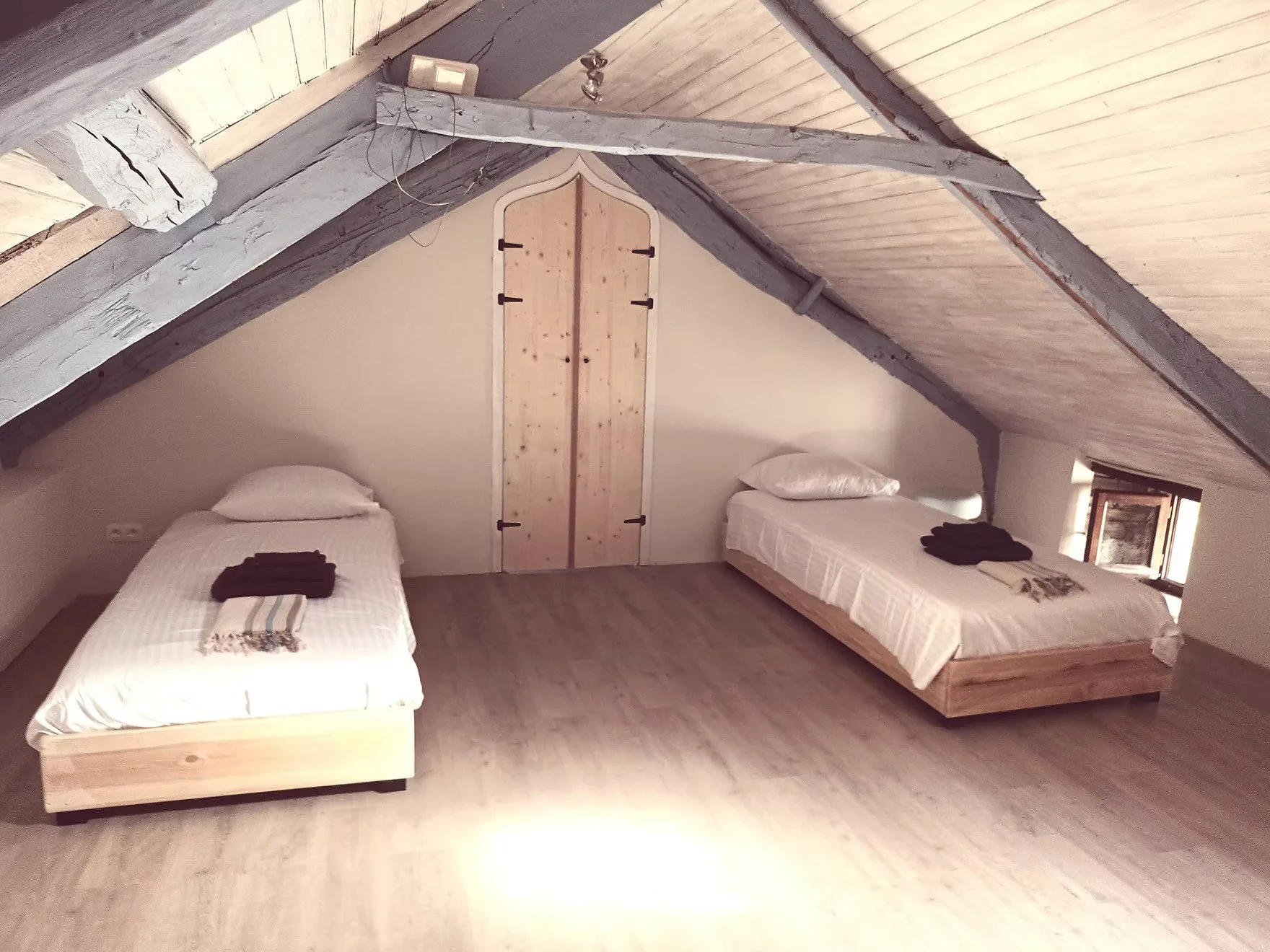 gite4 2 beds.jpg