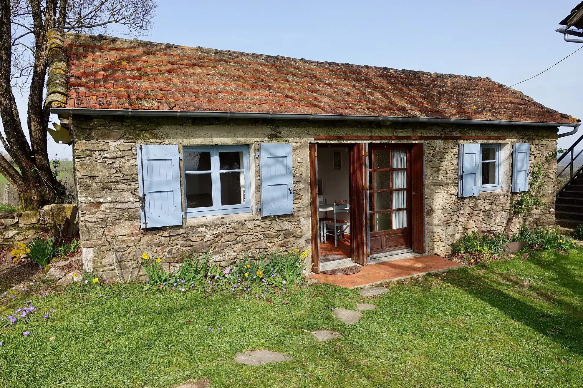 cottage house.jpg