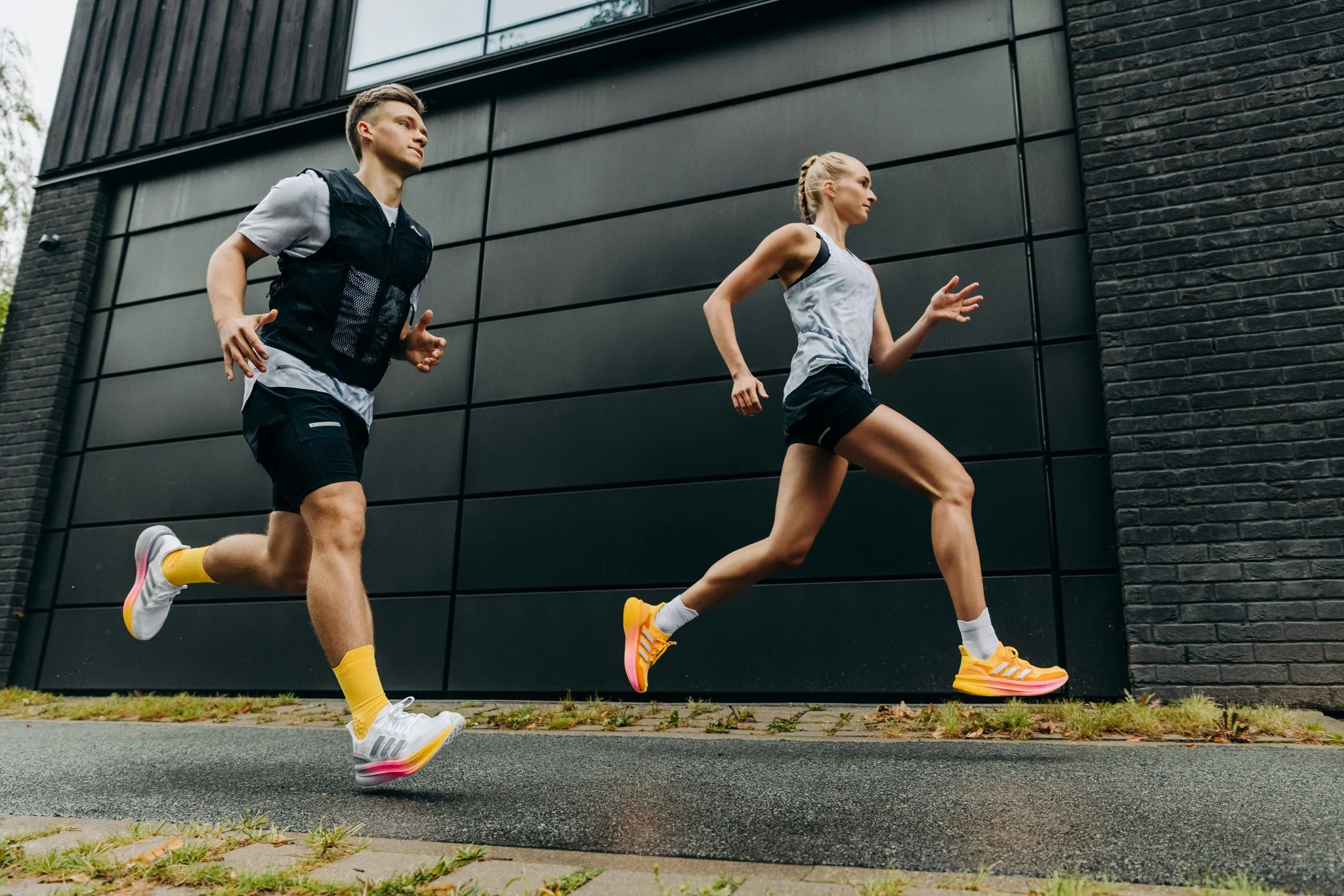 reklamas-sporta-fotosesija-skriesana-running-photoshoot-sports-13763.jpg