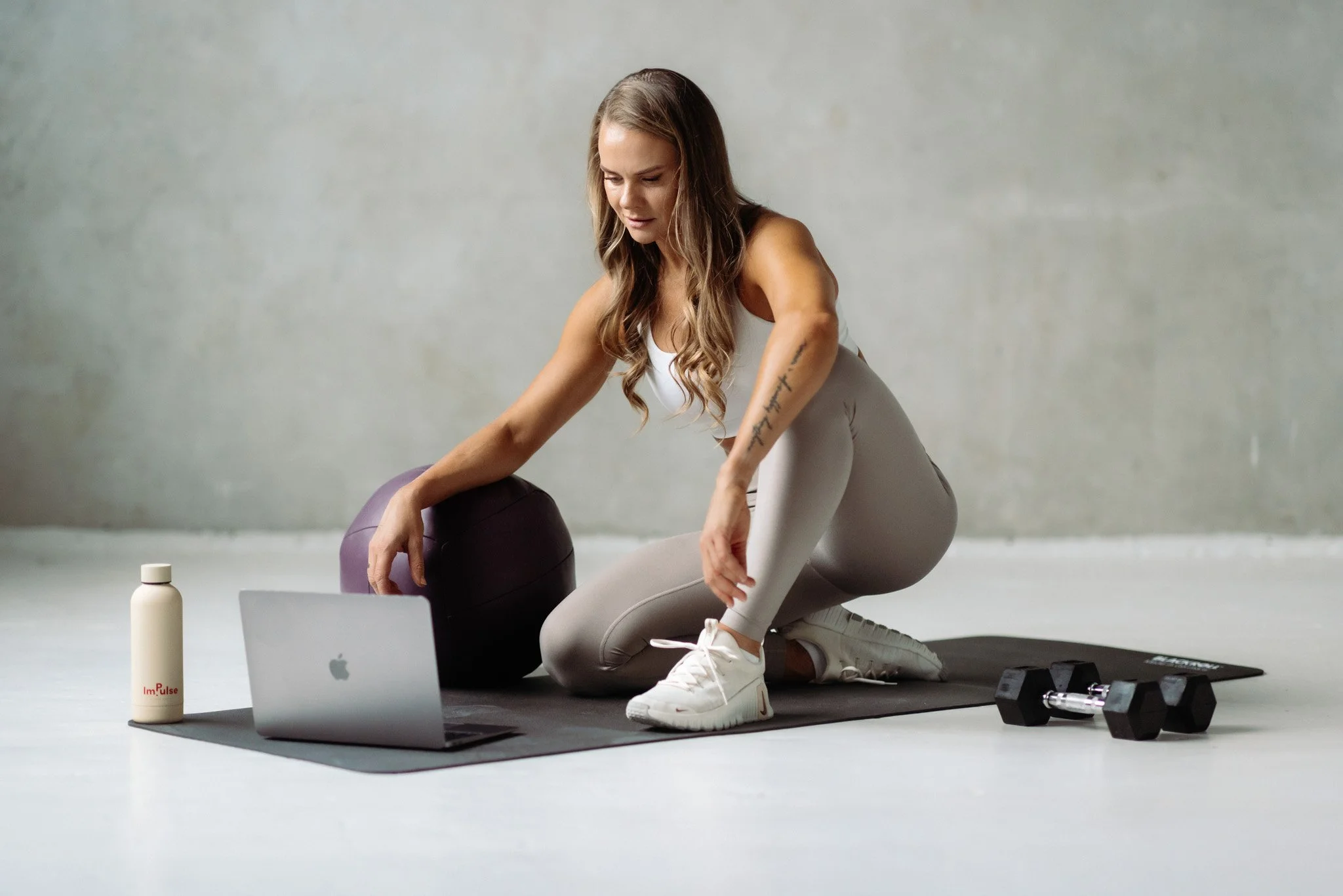 reklamas-sporta-fotosesija-skriesana-running-photoshoot-sports-18563.jpg