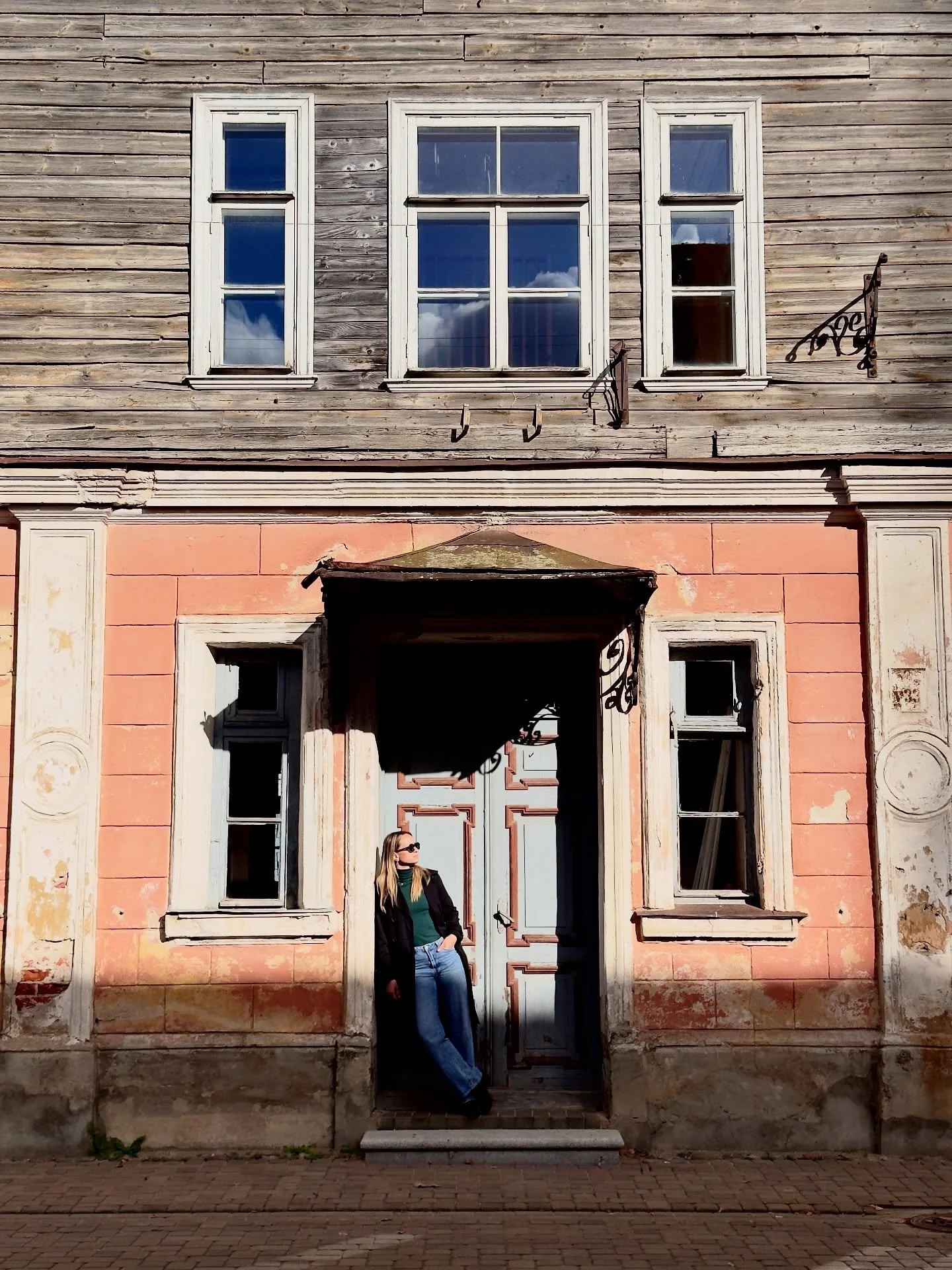 Viss, vasara ir beigusies. Ir jālaiž vaļā un jāuzņem rudens. Rudens bonusi? Dienas vidu, saulainā dienā, gaisma ir skaista gandrīz visur kur skatās. Nav vairs nekāda aukstā un augstā jūlijā saule, bet gan sildo&scaron;ā un mīkstā rudens gaisma. 😁