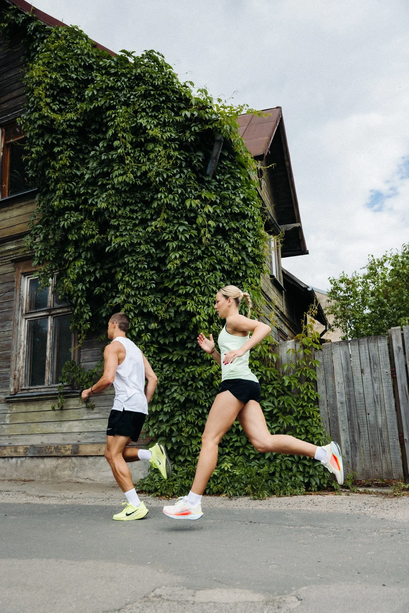 reklamas-sporta-fotosesija-skriesana-running-photoshoot-sports-30287.jpg