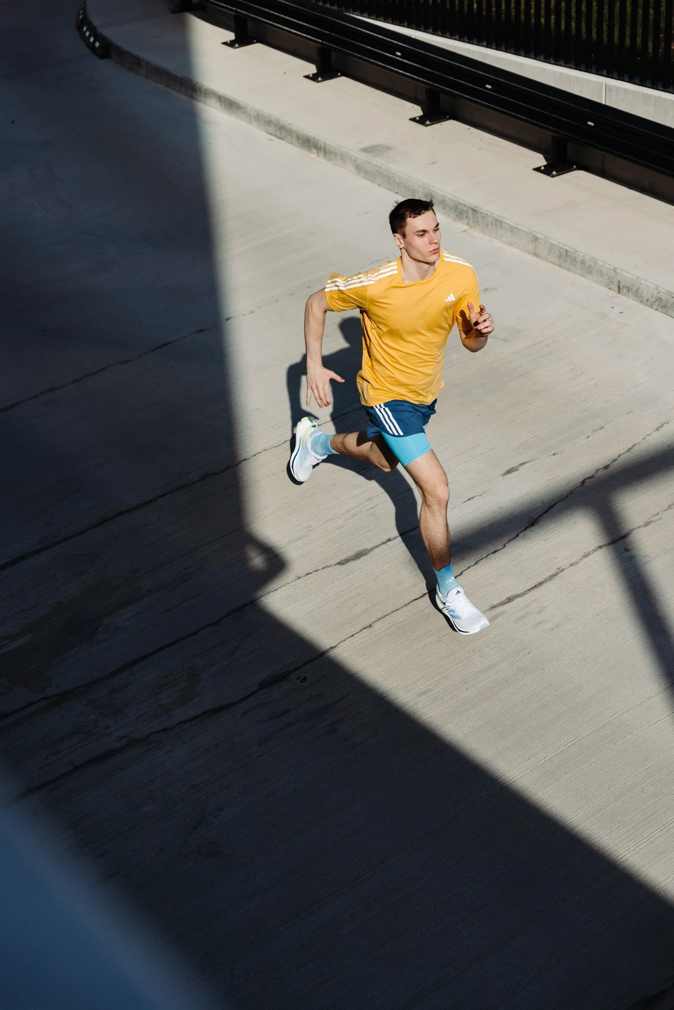 reklamas-sporta-fotosesija-skriesana-running-photoshoot-sports-9297.jpg