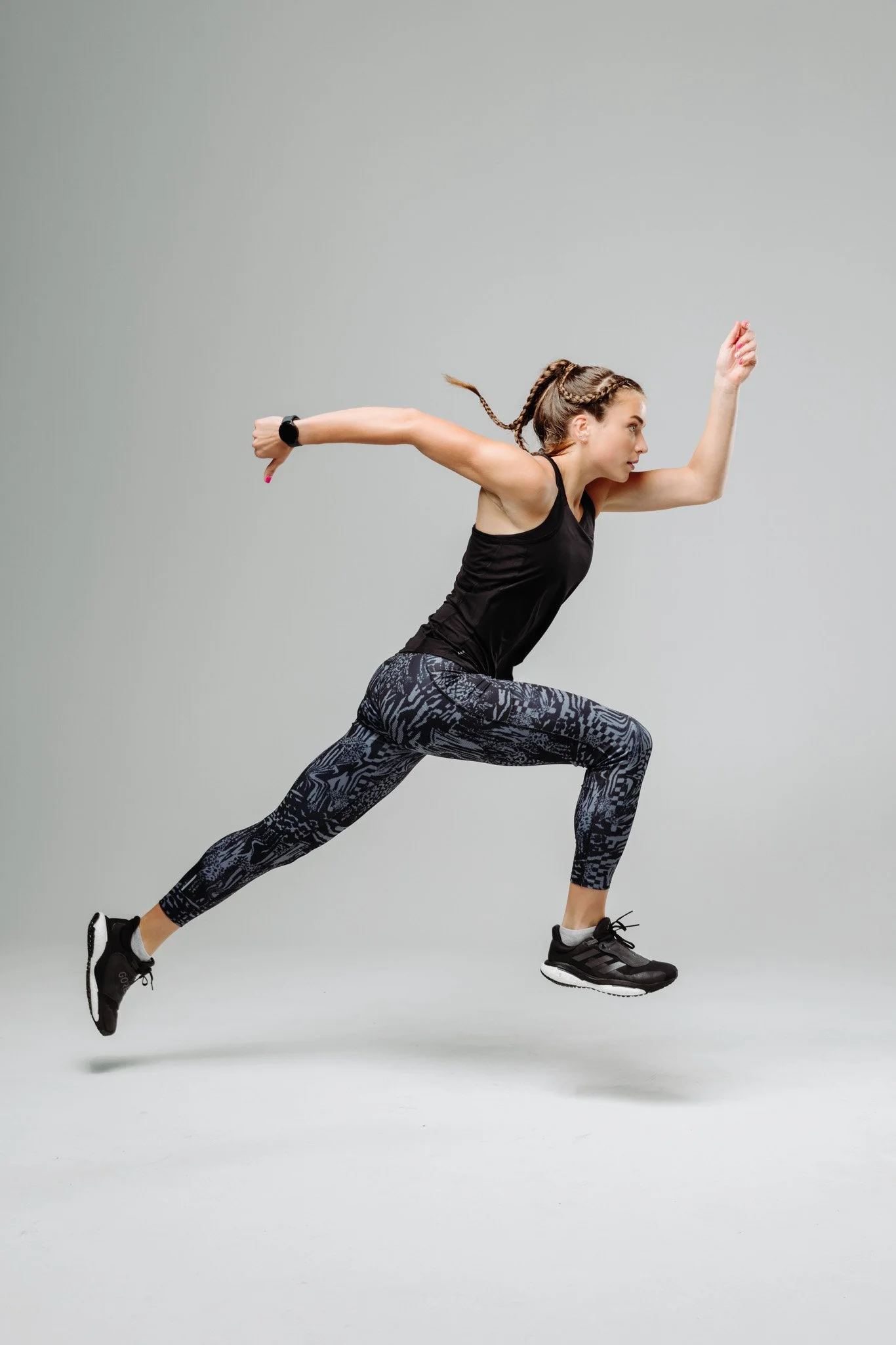 reklamas-sporta-fotosesija-skriesana-running-photoshoot-sports-16346.jpg