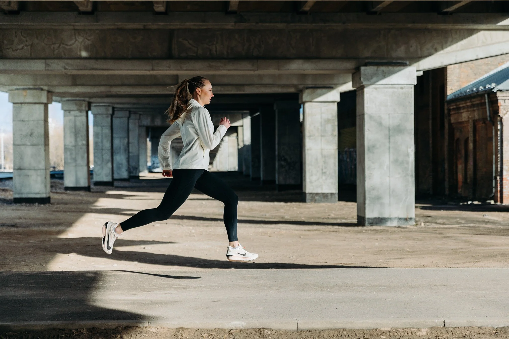 reklamas-sporta-fotosesija-skriesana-running-photoshoot-sports-11712.jpg