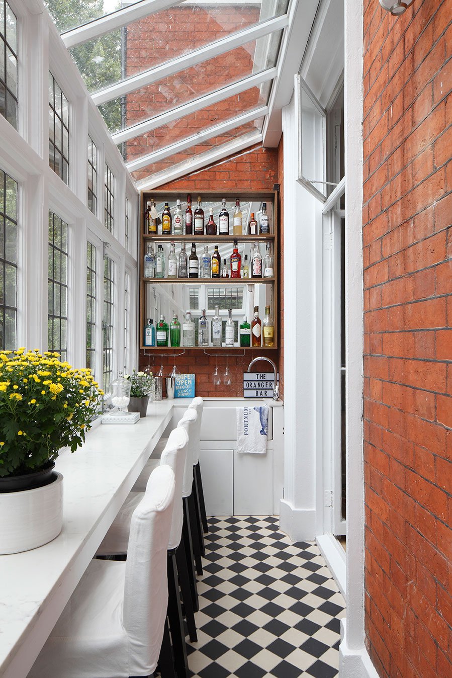 Porch with minibar - Marjoram Architects Crescent Wood Road Project