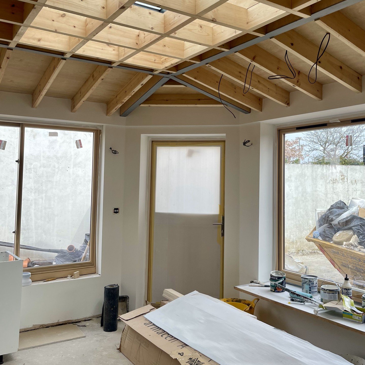 Another shot of our Wandsworth project which is finally taking shape on site. The Douglas Fir grid-shell roof is almost complete and we love how much this transforms the ceiling into such a statement feature of the space. Swipe for a dramatic before 