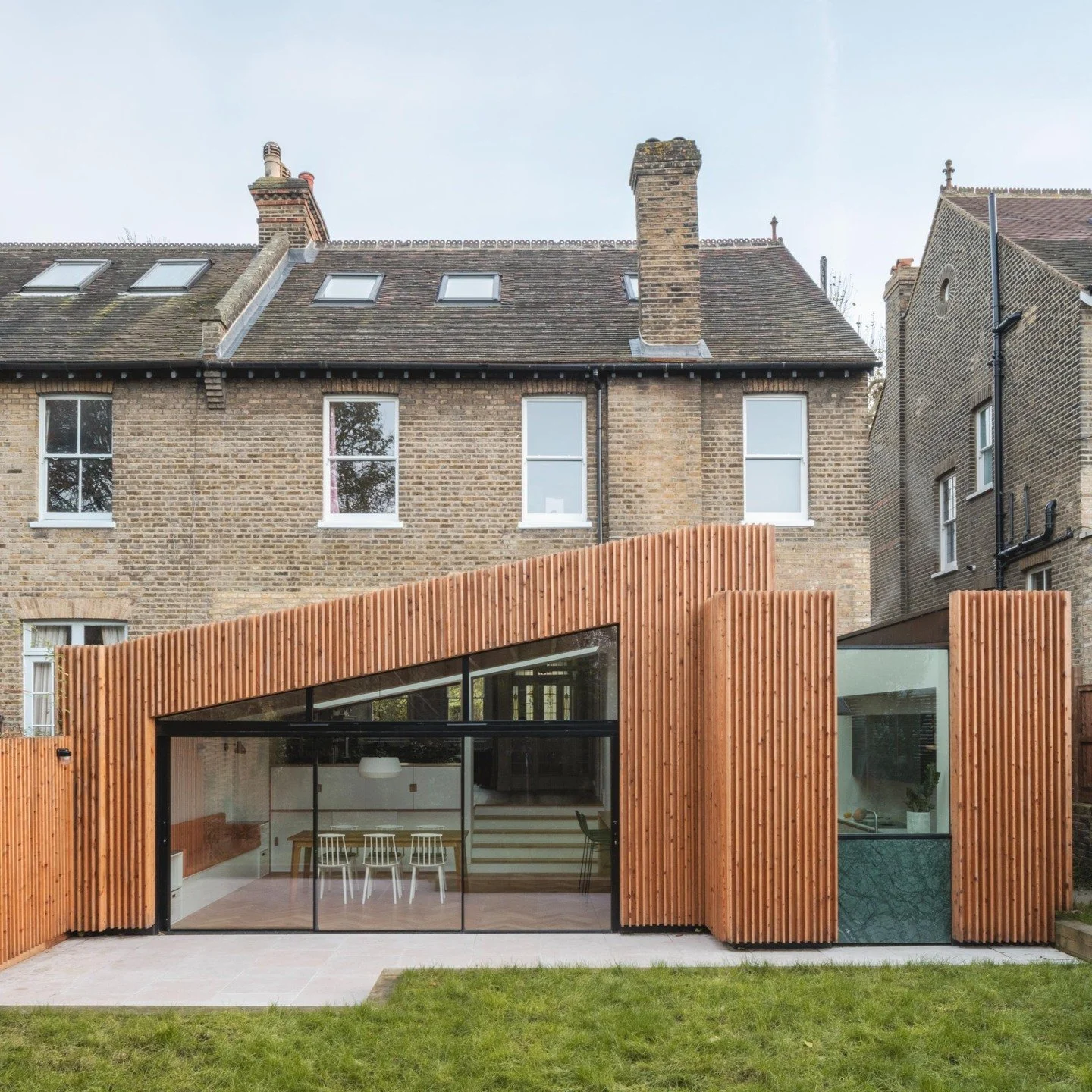 Opposite Hilly Fields park and within the Brockley Conservation Area, we've transformed an existing Victorian property with a bold extension clad with Siberian Larch timber fins arranged in a hit-and-miss pattern.

The project is heavily rooted in Sc