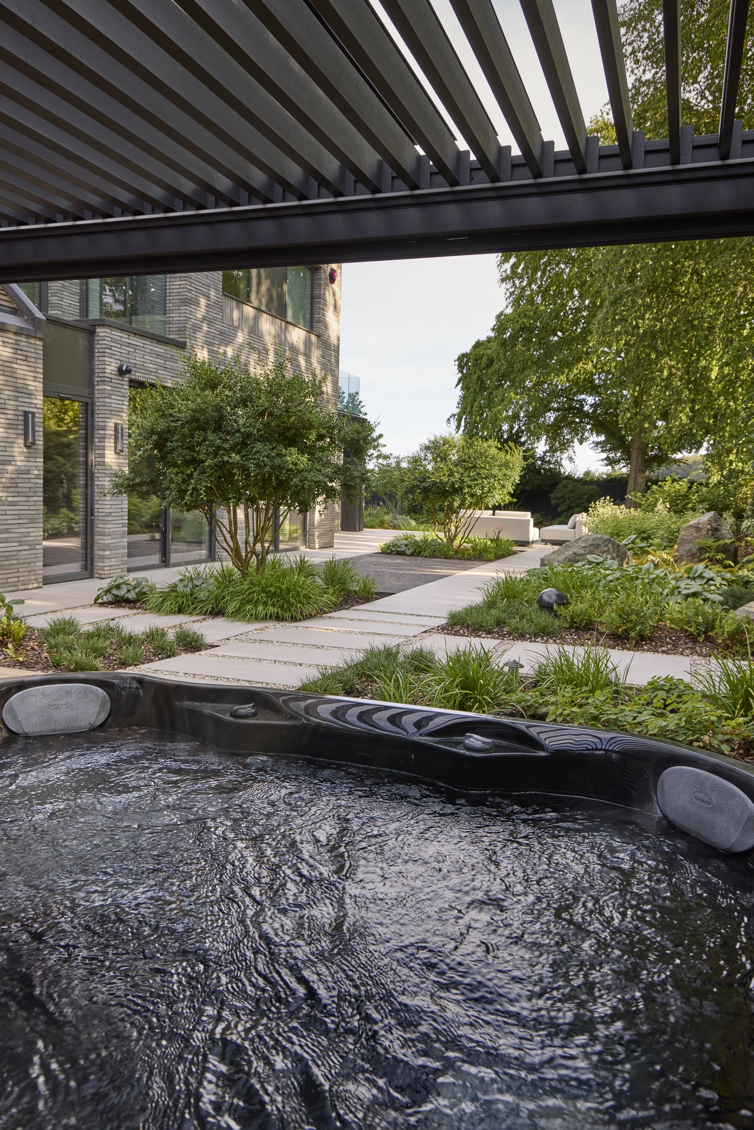 Pehrsson Scott-Orchard-Jacuzzi_T2_7644.jpg