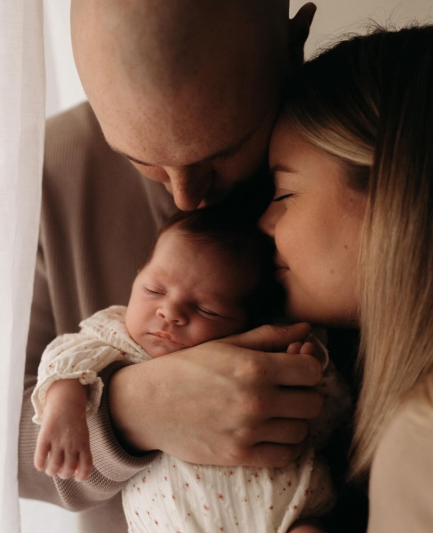 Newborn snuggles are the best ❤️

@roseewood 

#newborn #newbornphotography #newbornphotographer #newbornphotographerkent #babyphotographer #uknewbornphotographer #newbornphotos #newbornshoot #sevenoaksphotographer #sevenoaksnewbornphotographer #surr