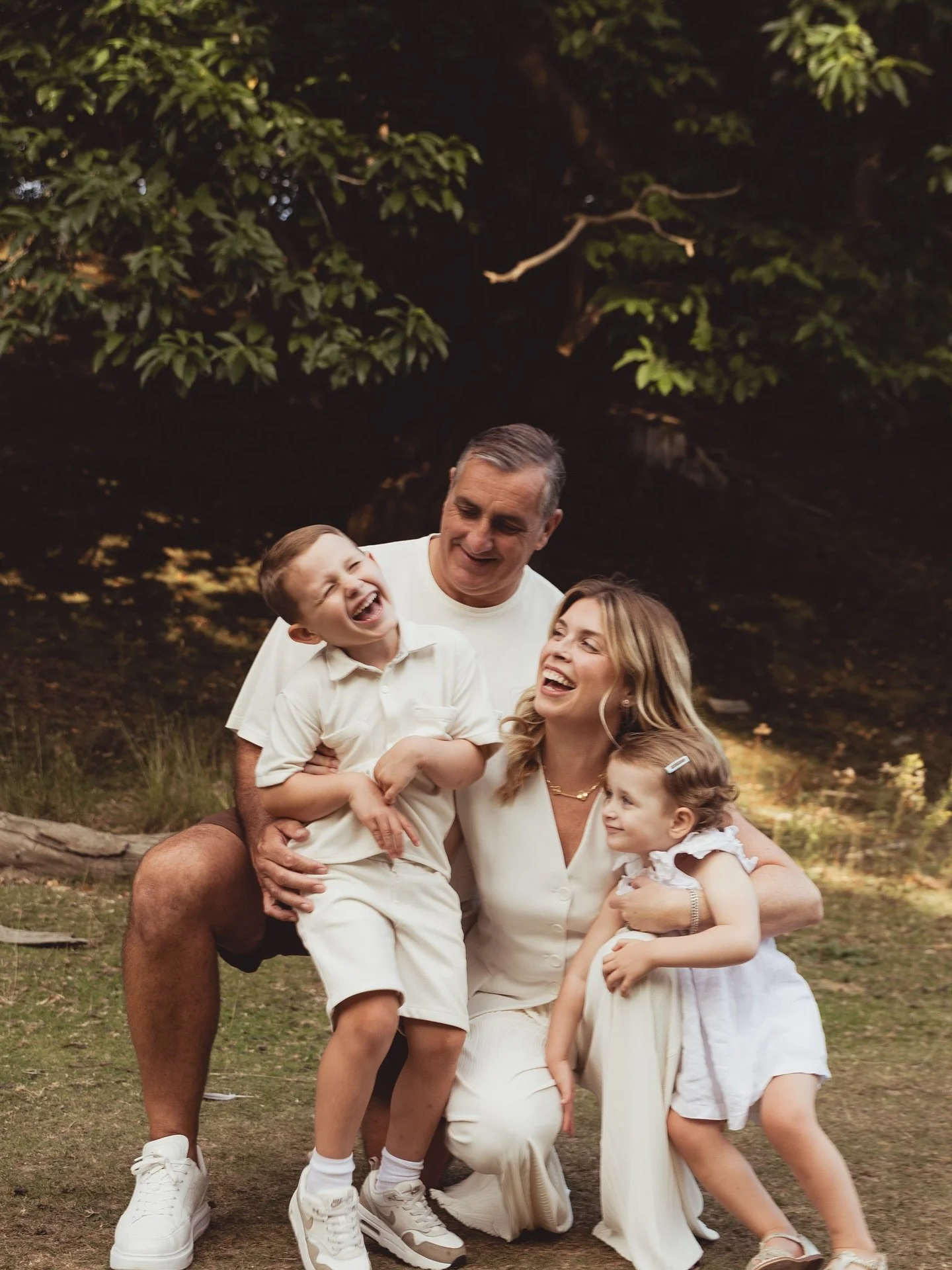 Family sessions - but make it the whole family!

The perfect way to freeze time and make some memories with your favourite people ❤️
