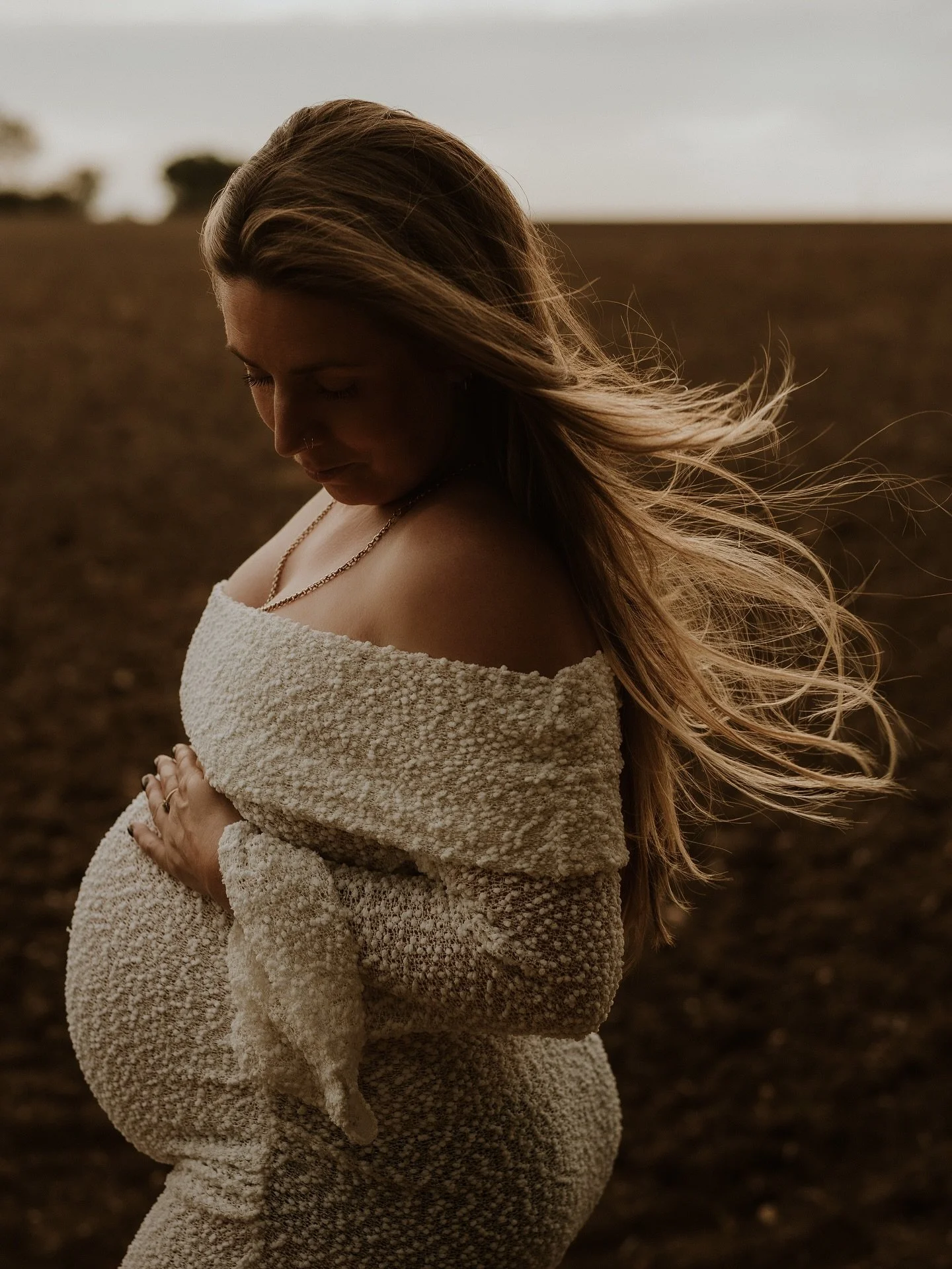 Sometimes you just have to put on some make up, curl your hair, wear a pretty dress and dance in a field (and get naked&hellip; yes she did 😂) ✨

My darling sister, best friend. 
I love you, you are magic and I cannot wait to meet that little baby i