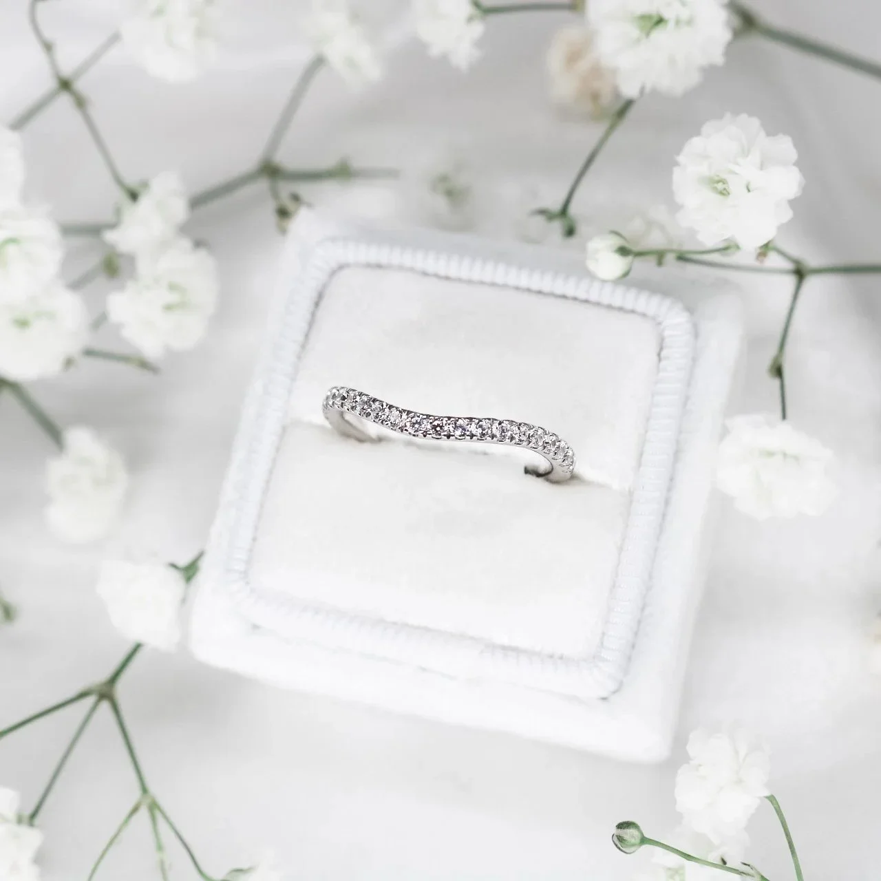 2mm Curve Half Eternity Ring

Available in 9ct Yellow, White and Rose Gold, 18ct Yellow, White and Rose Gold and Platinum.
Available with Lab or Natural Diamonds