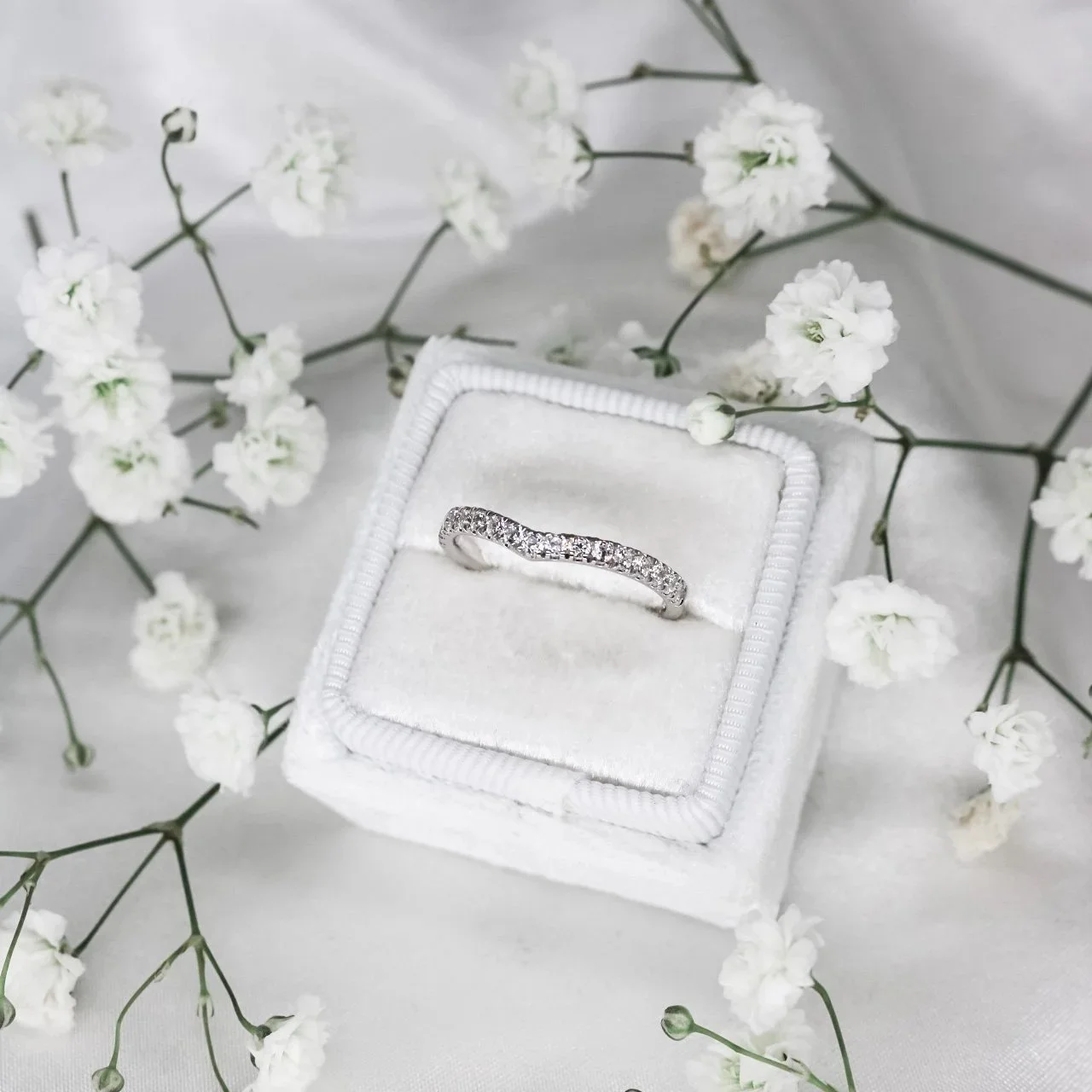 2mm Half Eternity Wishbone Ring

Available in 9ct Yellow, White and Rose Gold, 18ct Yellow, White and Rose Gold and Platinum.
Available with Lab or Natural Diamonds