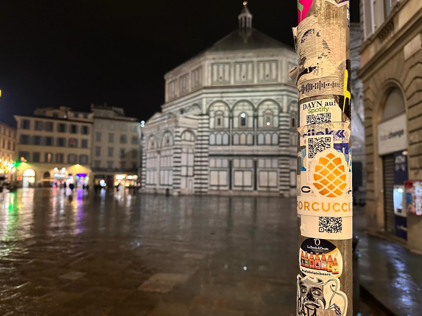 Firenze

#forcucci #firenze #piazzadelduomo #undergroundbrand #undergroundbrands #streetwearbrand