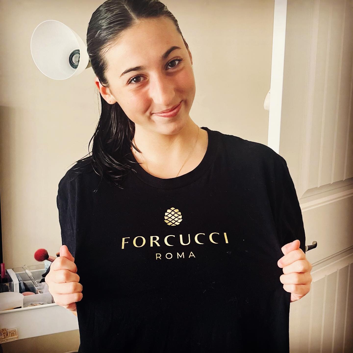 @edenschaflander rocking the Forcucci original pigna logo tee over the weekend. Looks great on you. 

#forcucci #gasouthern #gasouthernuniversity #gata #streetwear #italianbrand #undergroundbrand #supermodels