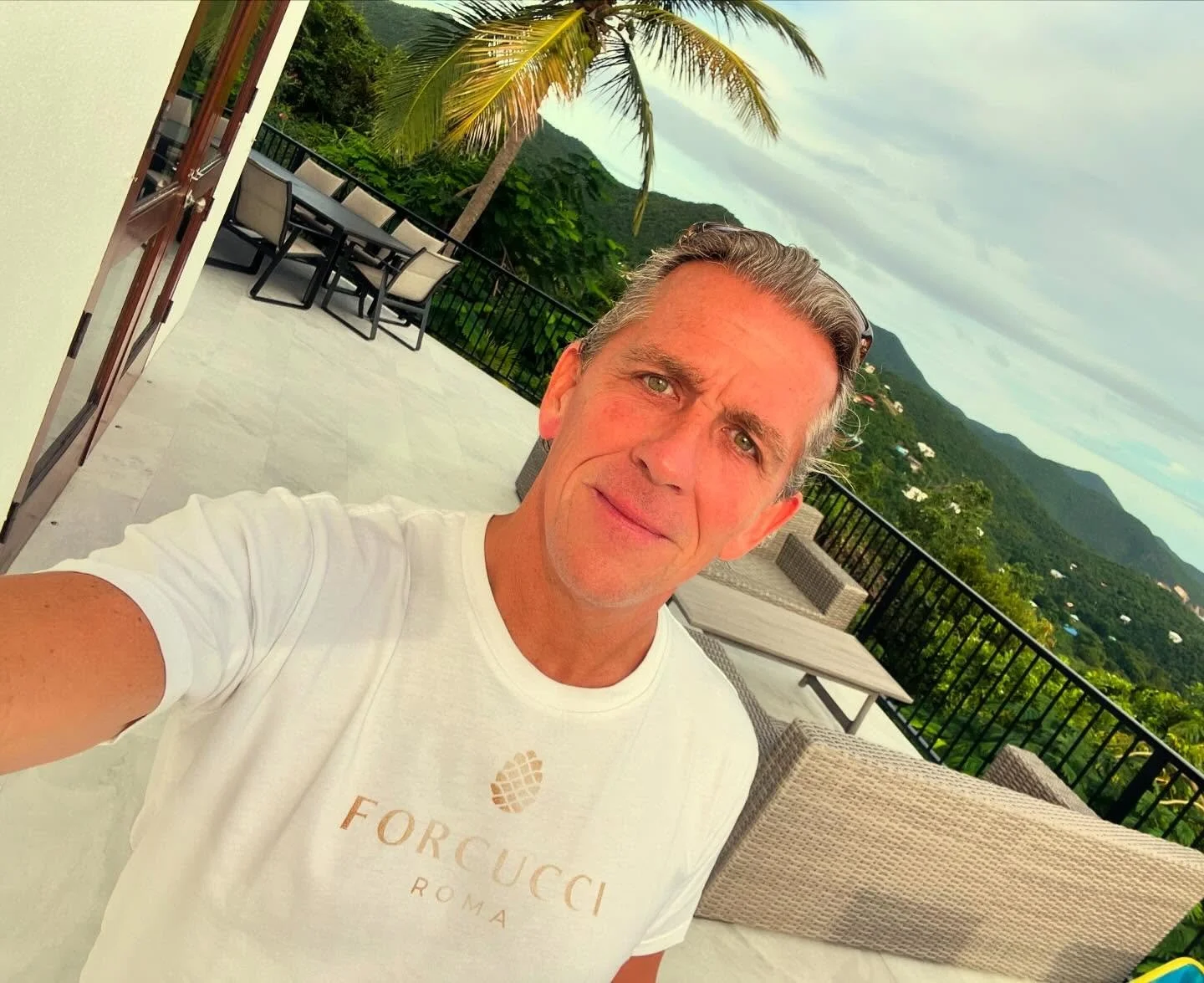 Forcucci seen in St. John USVI on @theog_jkbc who like the kids on the street, never misses a beat. Looking good. 

#forcucci #usvi #undergroundbrand #luxurylifestyle #luxurylife #seen #thetrend #kaiserchiefs