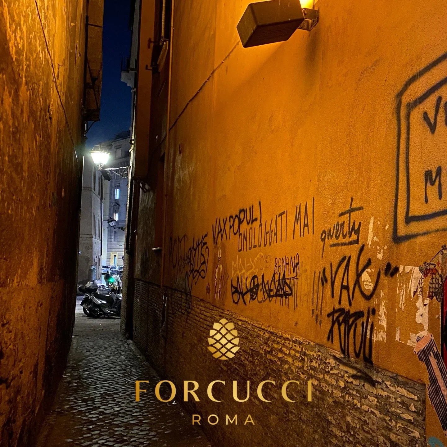 Vicolo del Miracolo. 

Forcucci | Lusso grezzo. 

#forcucci #roma #beoriginal