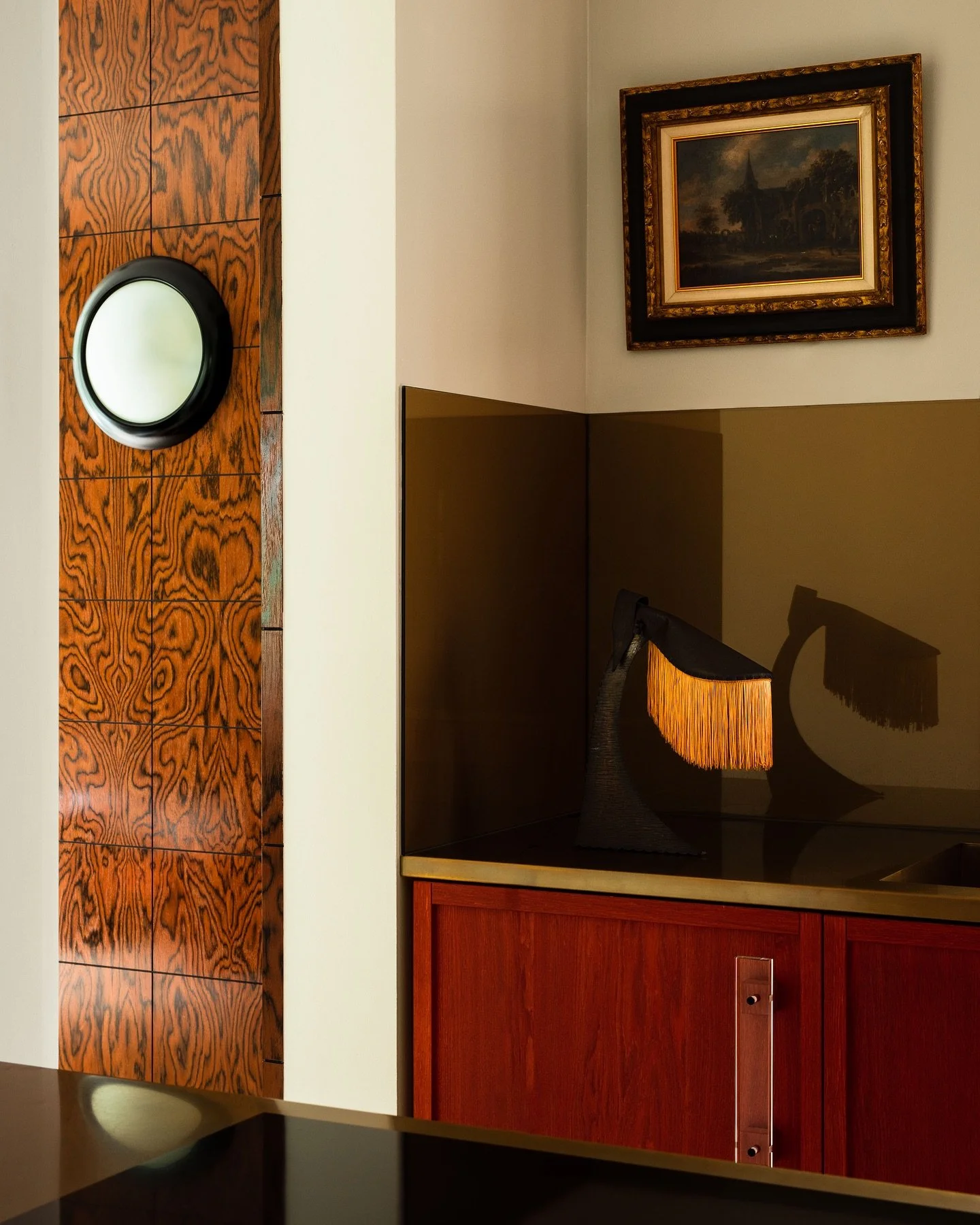 A favourite corner from our Collectors home project with the unique fringed table lamp by Hendrik Methorst. 
Captured by @alicemesguich