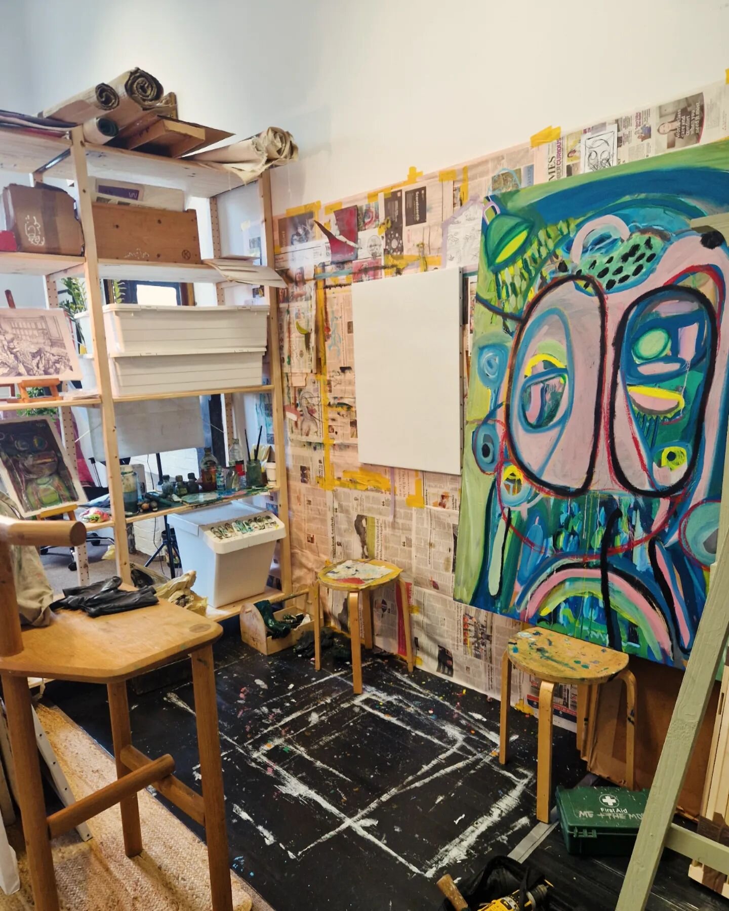 Studio visit.
Making some progress with the large painting on the right, but I will leave aside for now and begin something new. Many of the paintings I make evolve over long periods of time. I'm keen to see where a painting will go over long periods
