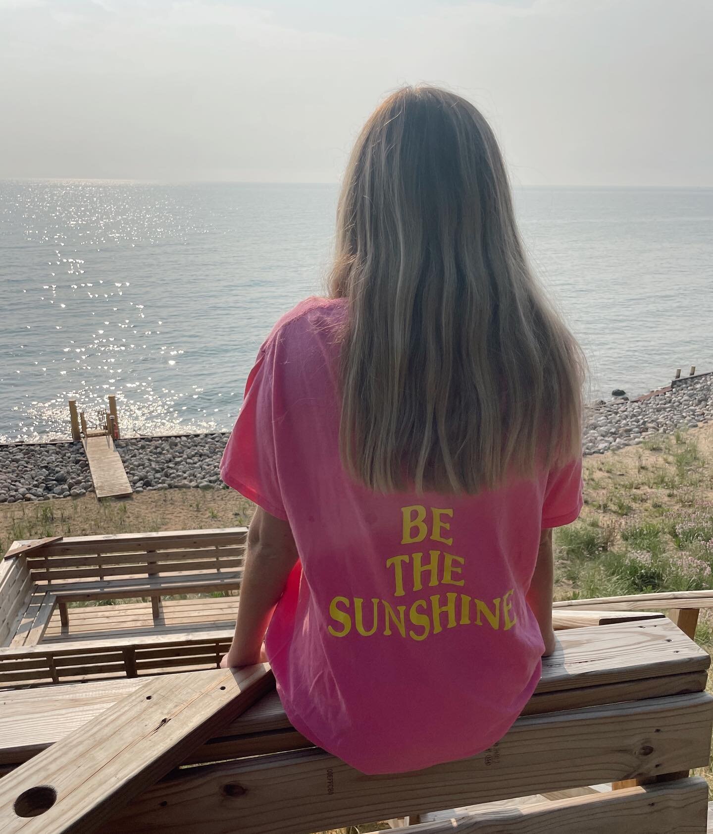☀️☀️☀️

#partee #parteedesigns #smallbusiness #custom #custommade #twistedtee #bethesunshine #summeroutfits #hoodies #smileyface #beachday #smallbusinesses #customshirts