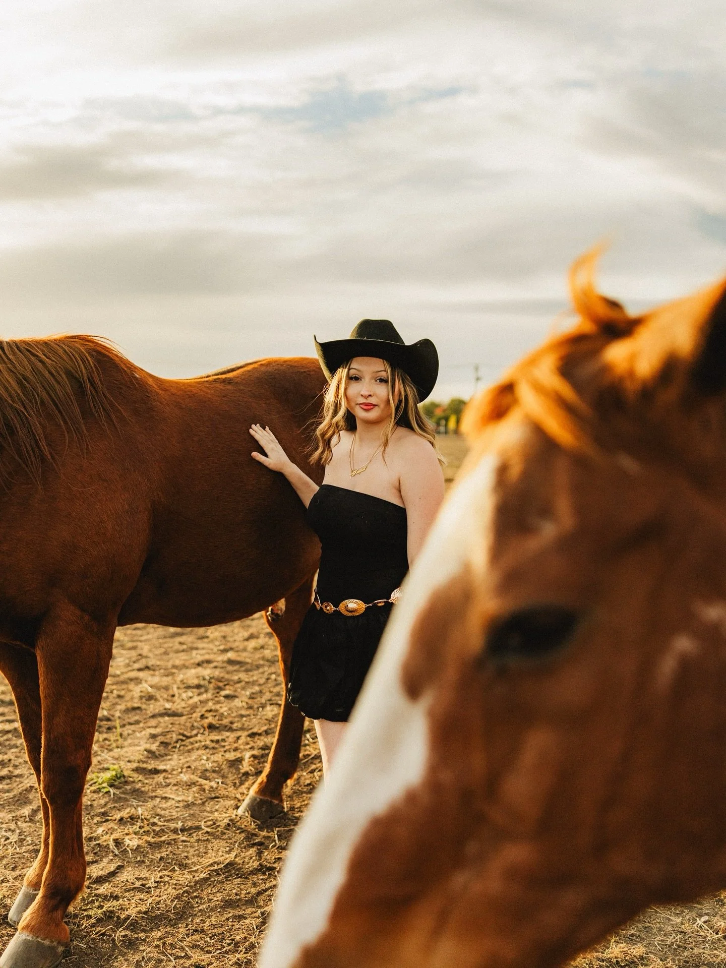 The Senior Rep Team Fall Session
&bull;
This shoot was so much fun!! Very fortunate to be back out with @brokendiamondranchco and their horses, who were all just gems. Despite a little apprehension at the top (no one had really been around horses muc