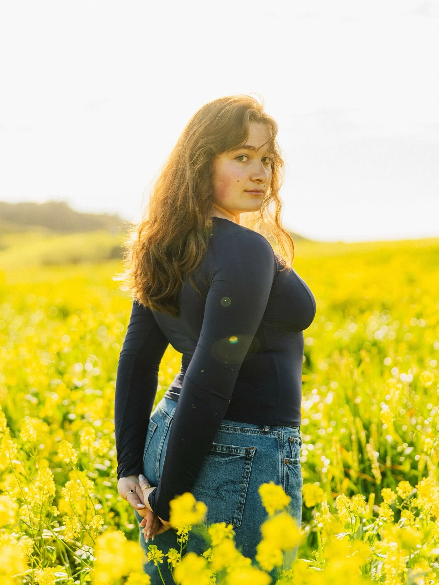 Like I said yesterday: wildflowers + beach = the perfect senior session.

And wildflowers there are. Between Sonoma County and Marin, we&rsquo;ve got all sorts of beautiful fields of flowers in full swing RIGHT NOW! 
Aaaand I have (limited) availabil