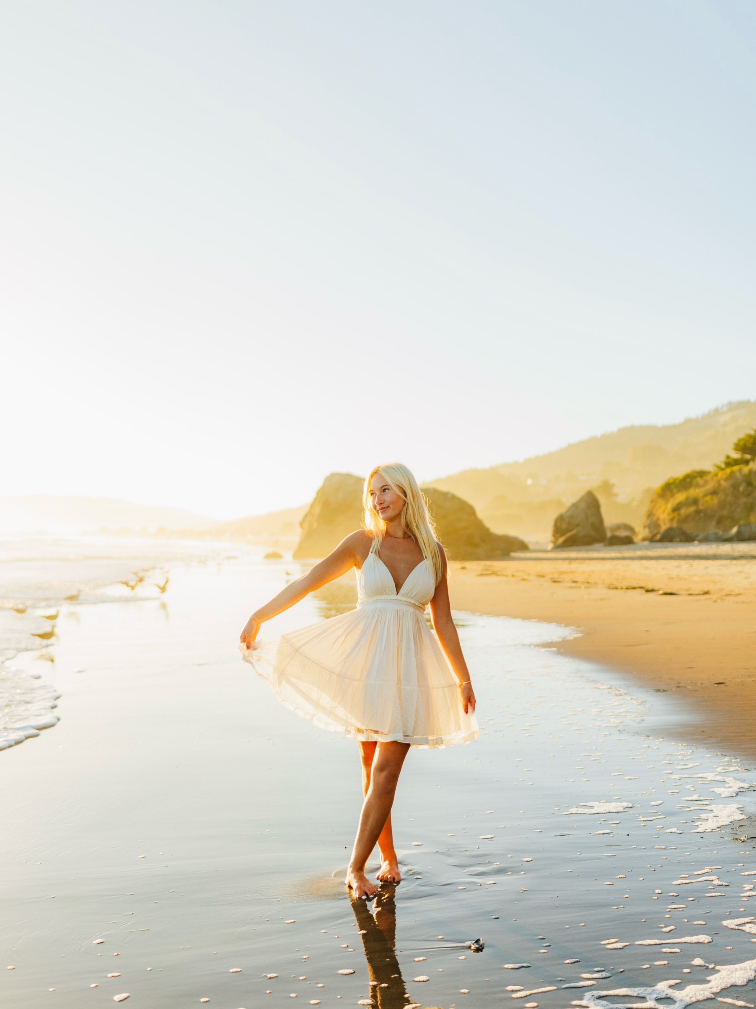 #SENIORSUNDAY with Aspen!
Another phenomenal session at Stinson Beach, which continues to be one of my favorite places to shoot.
Lighting like this&hellip; I mean it&rsquo;s just perfection. It&rsquo;s one of those perfect beach days that reminds you