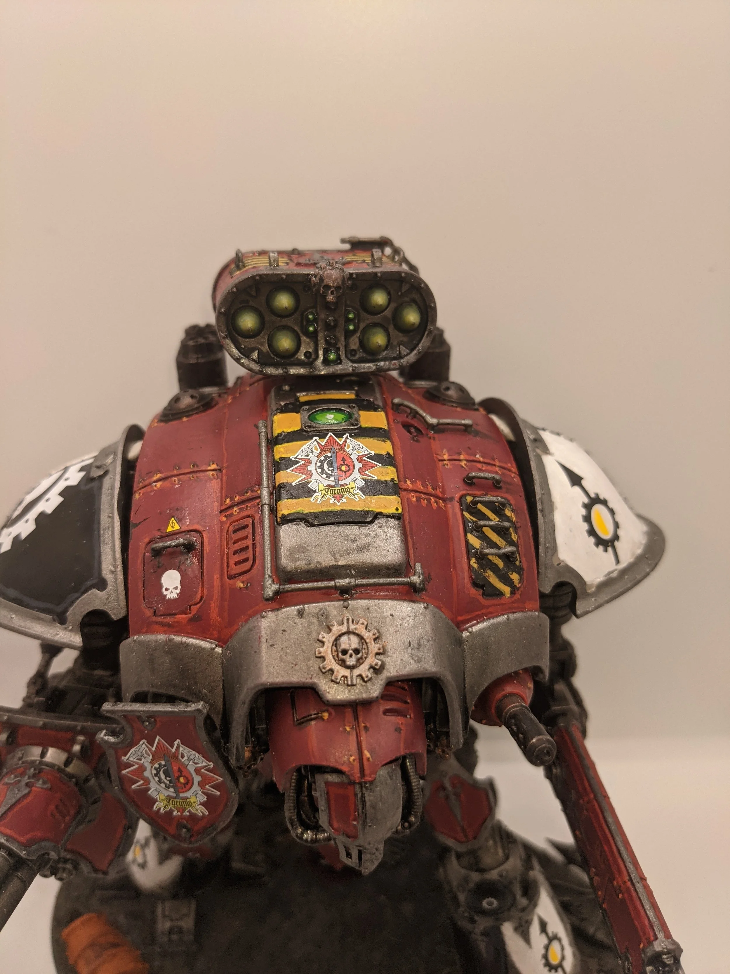 Imperial Knight of House Taranis for Warhammer 40k