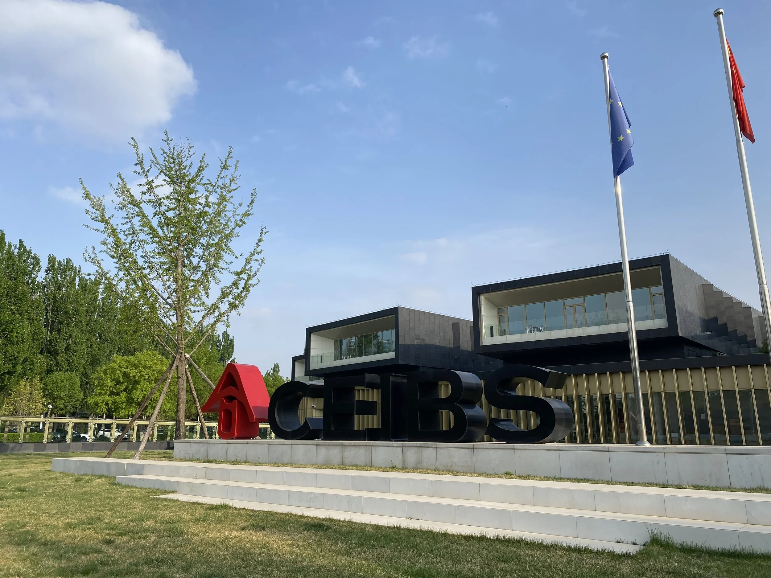 Liangzhi (Eric) Luo, founder of Happy Life Wealth Management Inc. was invited to attend the World Heritage Education Event at Dulwich College