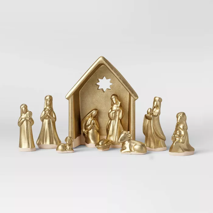 Gold Nativity Scene Figural - Threshold.png