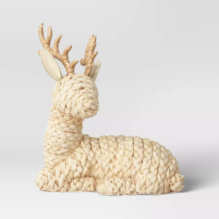 Large Woven Sitting Deer - Threshold.png