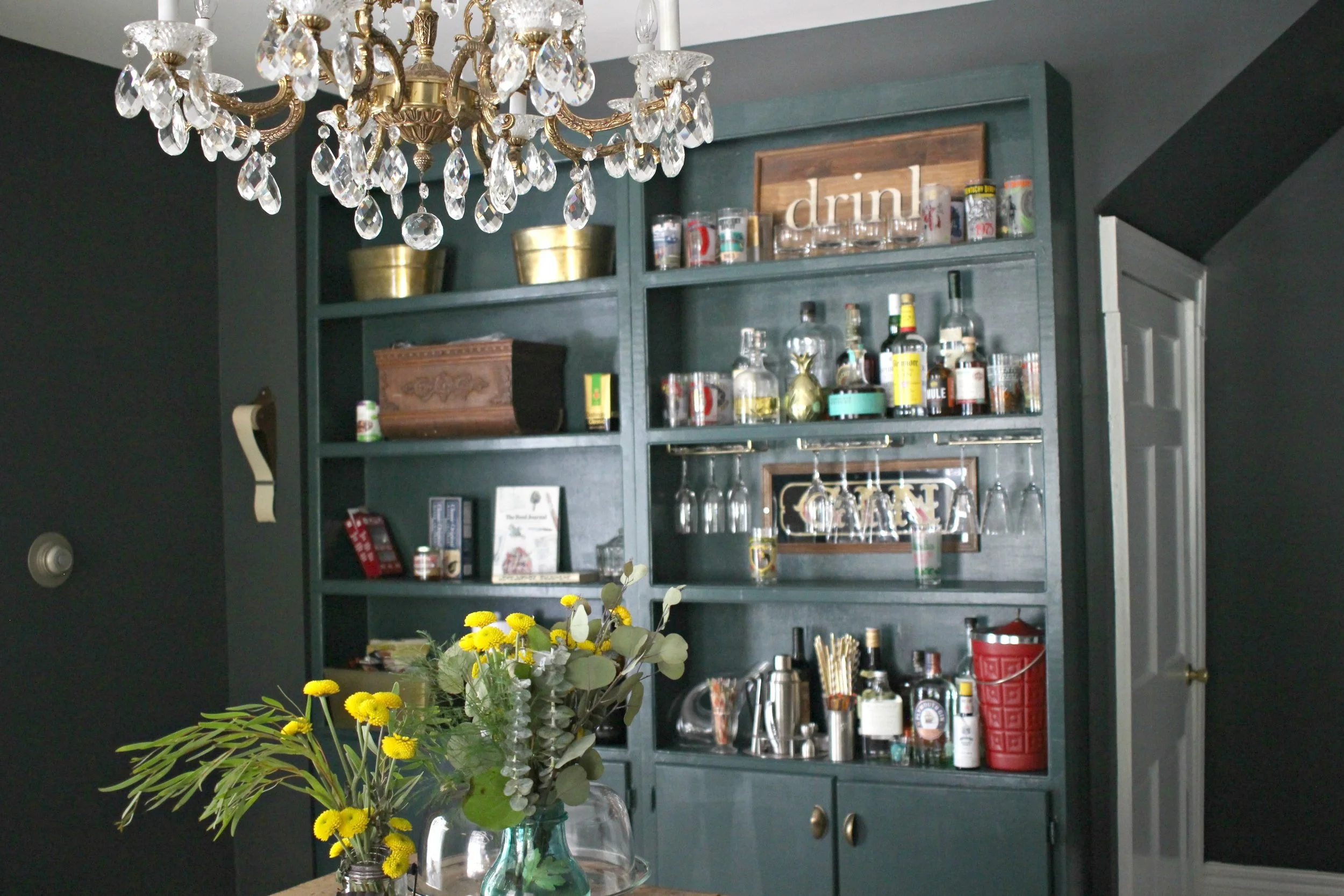 butlers pantry- after 6.JPG