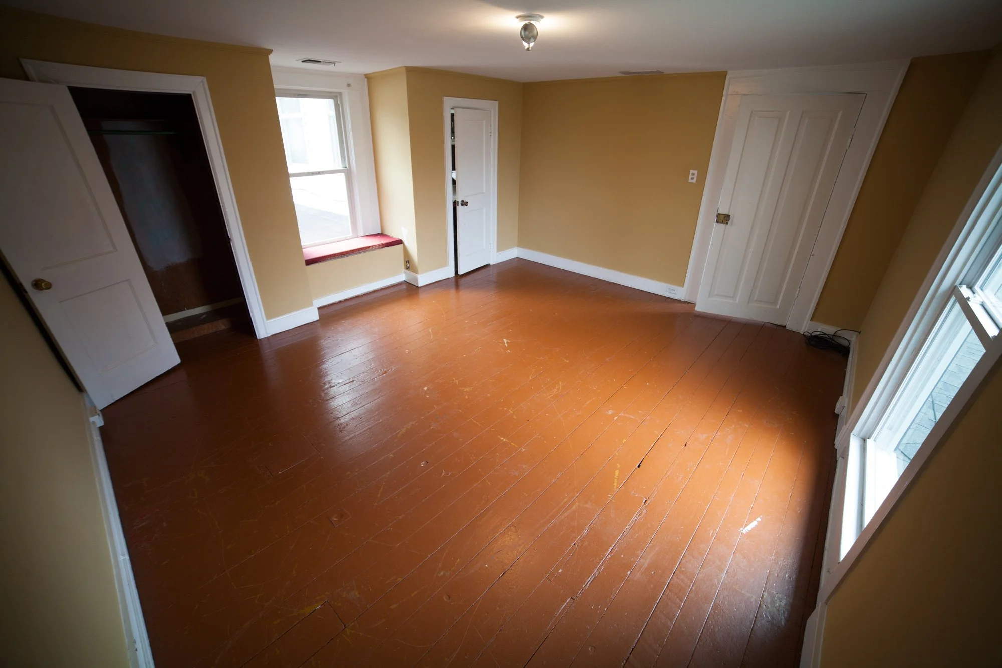 guest room-before.jpg