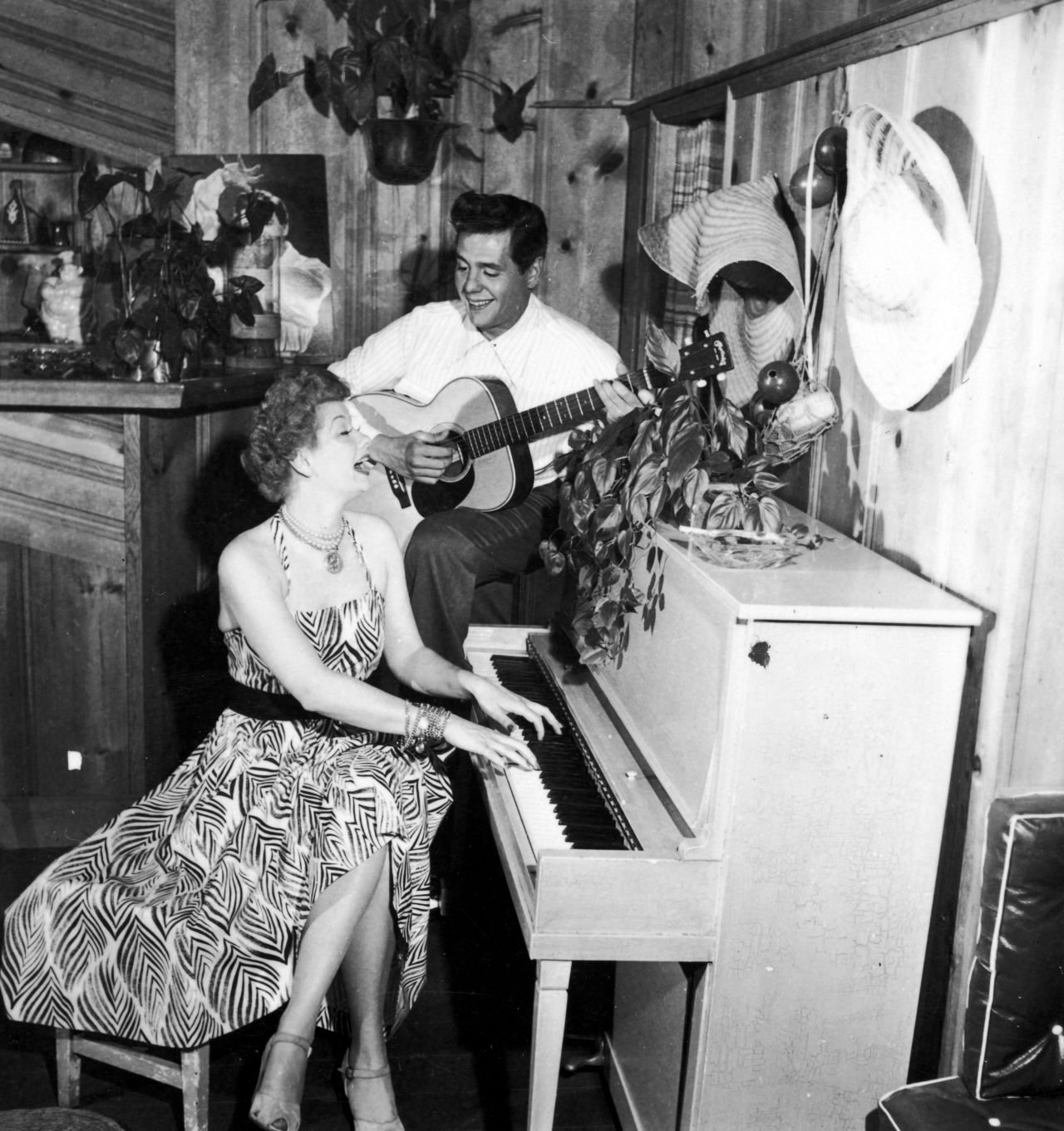 gallery-1436470822-lucy-desi-piano-archive-photo-1.jpg