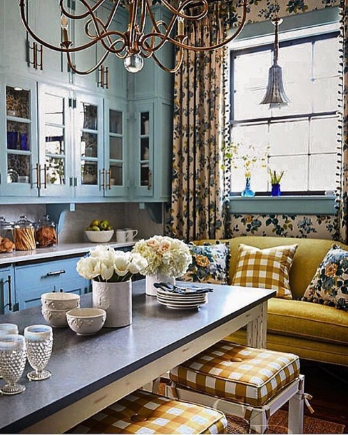 This space is English Cottage GOALS! I love all the fabrics and colors in this space!