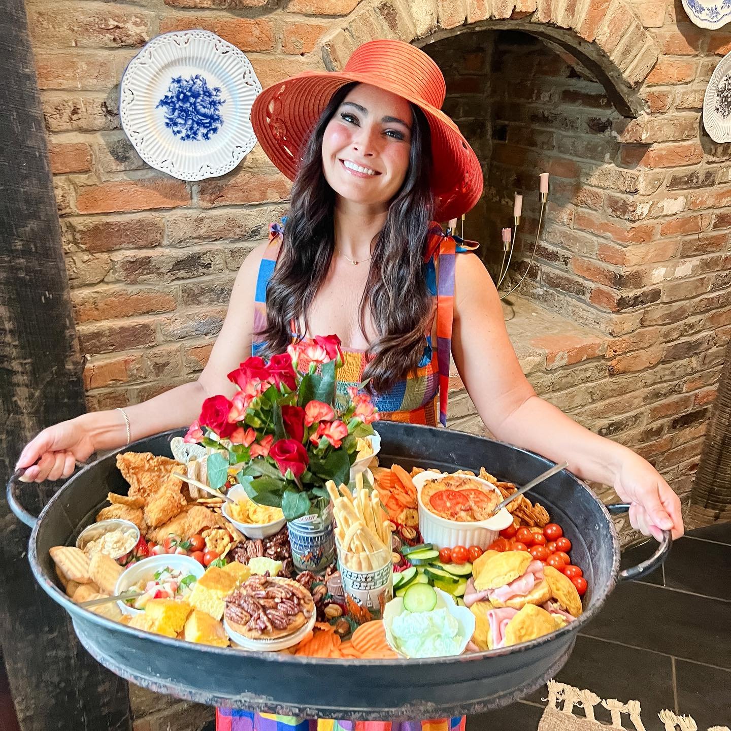 🌹🐎KENTUCKY DERBY RECIPE ROUNDUP 🐎🌹 Featuring hot brown dip, Derby pie milkshakes, mint julep salsa, Kentucky derby board, bourbon Kentucky butter cake, cornbread beef tenderloin crostini, and more! Comment DERBY below and I&rsquo;ll send you the 