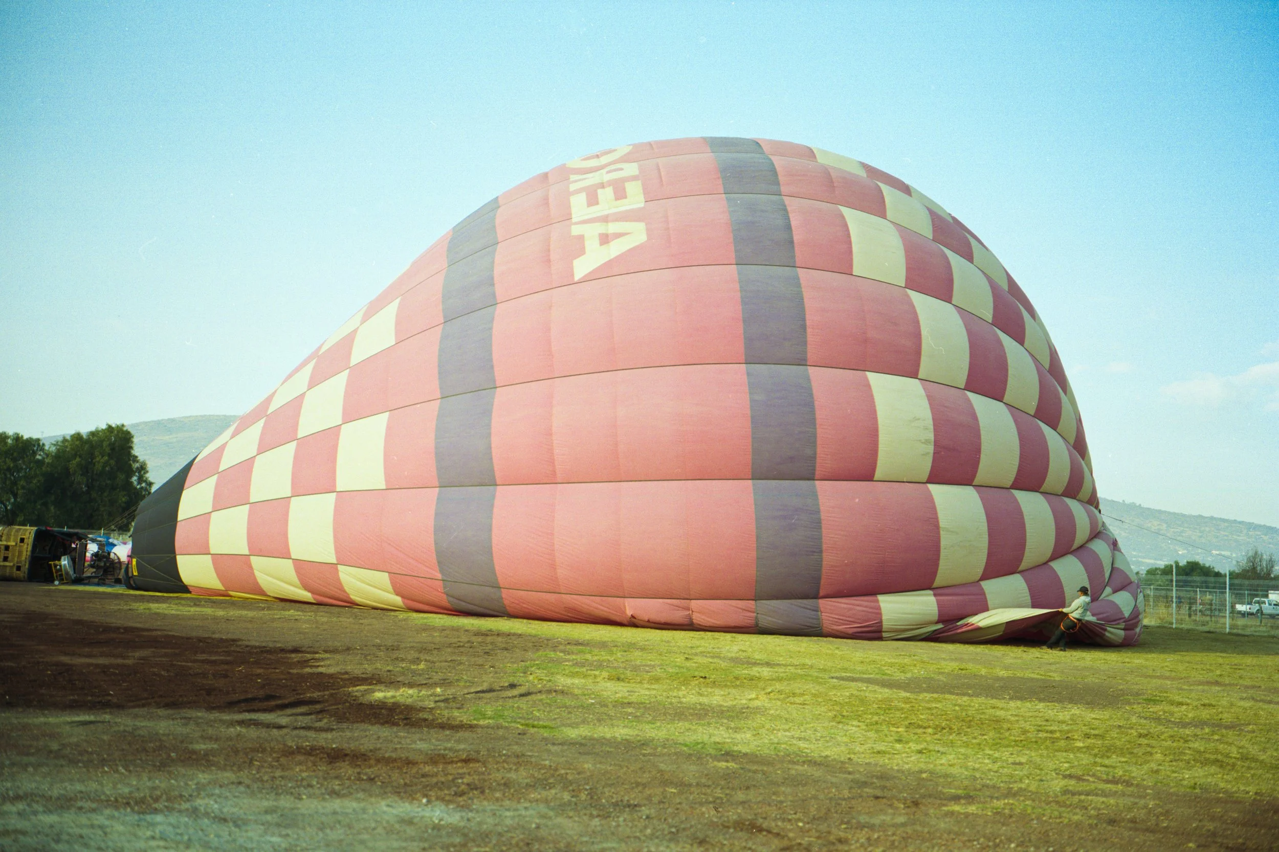 balloon_new_16x24.jpg