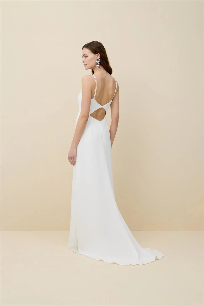 Simple sleek wedding dress